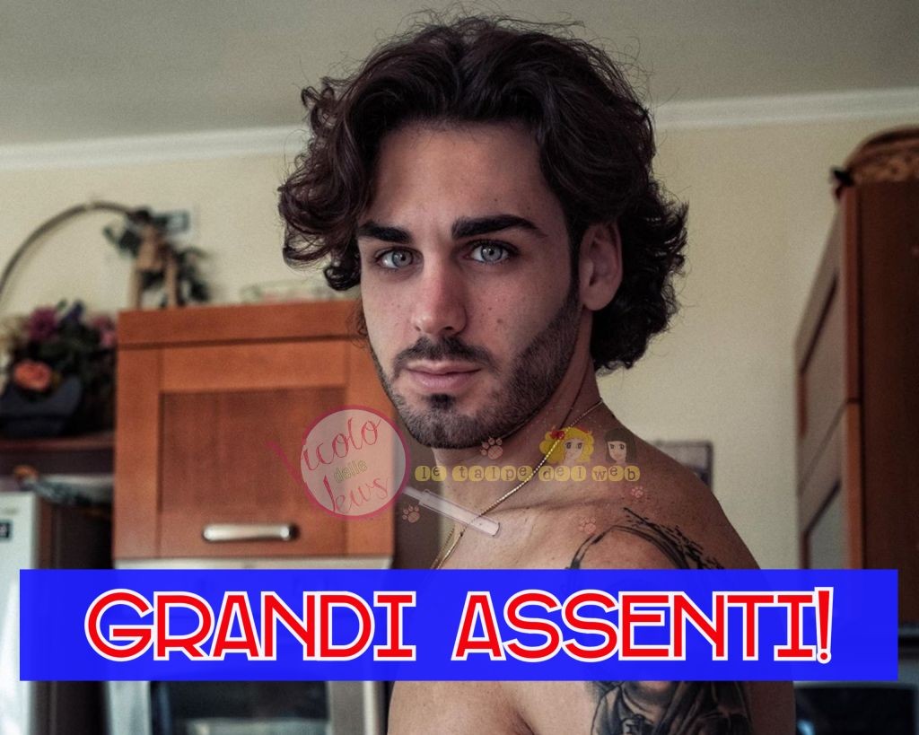 'Amici 18' Alberto Urso festeggia i suoi 22 anni con alcuni ex concorrenti del talent, ma alla 'Amici 18' Alberto Urso festeggia i suoi 22 anni con alcuni ex concorrenti del talent, ma alla